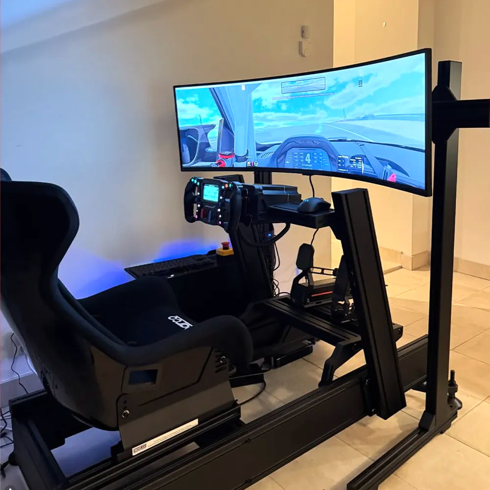 Powerboat training on a sim rig