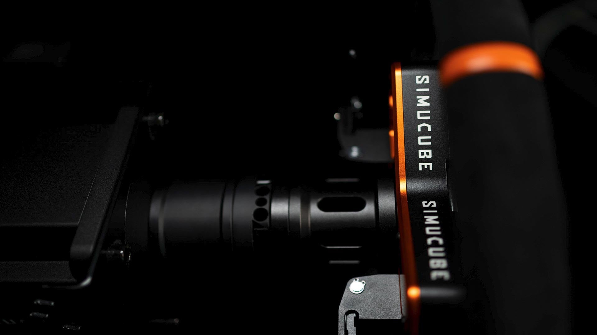 Simucube_Direct_Drive_Wheelbase_
WB_PRO_4_LIFESTYLE_GPerformance