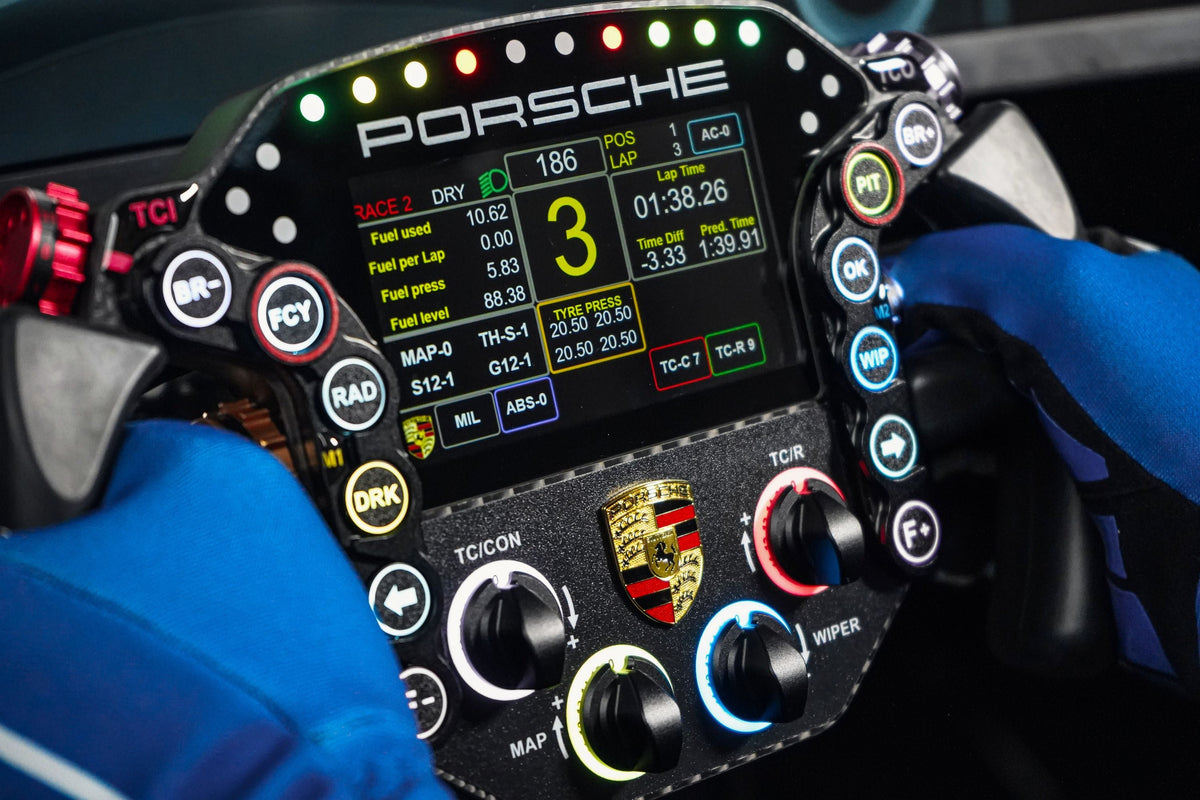 Buttons, encoders and paddles of the Sim-Lab Porsche 911 RSR steering wheel in detail