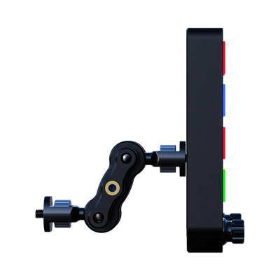BavarianSimTec Control Center con Magic Arm, alluminio 6061 lavorato CNC, pulsanti retroilluminati, encoder multifunzione e porte USB-C.