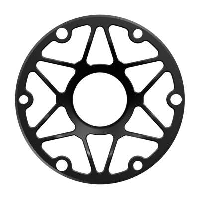 BavarianSimTec Spacer migliora il setup del volante con un robusto attacco 70mm, pensato per la compatibilità con tutte le principali basi direct drive.