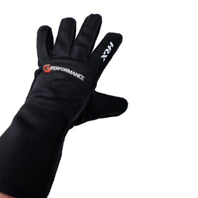 Rękawice kartingowe GPerformance K-Racer Pro FIA z ergonomicznym krojem i sprawdzoną przyczepnością dla maksymalnej kontroli.
